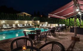 Енира Спа Хотел